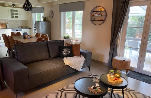 De Panne House | Cozy Holiday House De Panne with Pool and Family Amenities