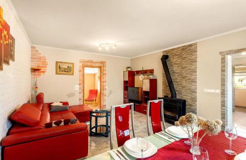Cerklje ob Krki Apartment | Cozy Holiday Homes I&G near Olimje - Pet & Child Friendly