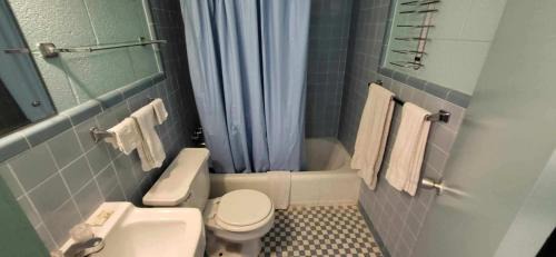 Sonora Hotel | Budget-Friendly Retreat at Holiday Host Motel & RV Park