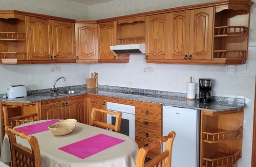 Tias House | Serene Holiday House with Timanfaya Views & Spa Amenities