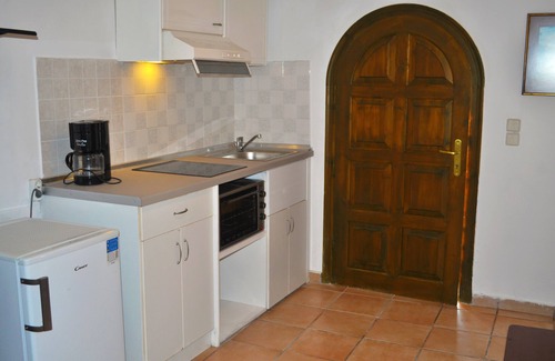 Agios Gordios Apartment | Relaxing Holiday House "Maria" with Pool on Agios Gordios Beach