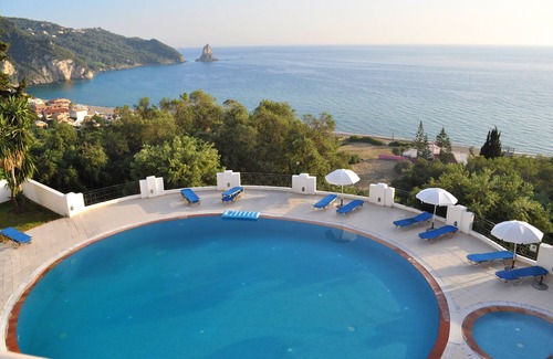 Agios Gordios Apartment | Relaxing Holiday House "Maria" with Pool on Agios Gordios Beach
