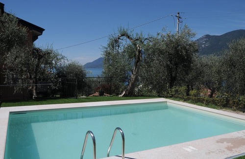 Magugnago Apartment | Holiday House Margherita 80sqm Lake View swimmigpool near to town center, beaches