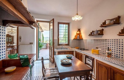 SantʼAngelo in Vado House | Spacious Holiday House Sant'Angelo: Perfect for Groups