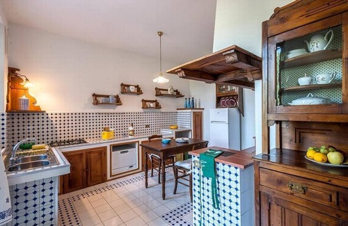 SantʼAngelo in Vado House | Spacious Holiday House Sant'Angelo: Perfect for Groups