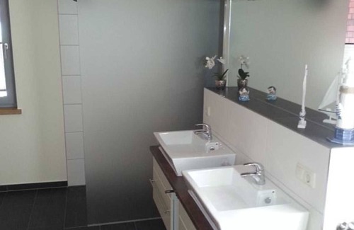 Zudar Apartment | Ocean View Getaway: Holiday House 2 - Rügen-Fewo 108/2