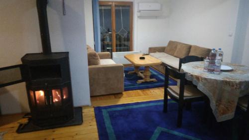 Hadzici House | Family-Friendly Holiday House Afan with Pet Amenities