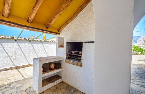 Alcaucin House | Spacious Holiday House Alcaucin for 18 with Private Pool