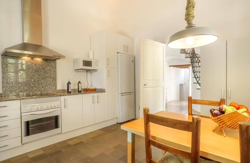 Mal Pas-Bon Aire House | Spacious Alcudia Holiday House for Groups with Pool & Kitchen