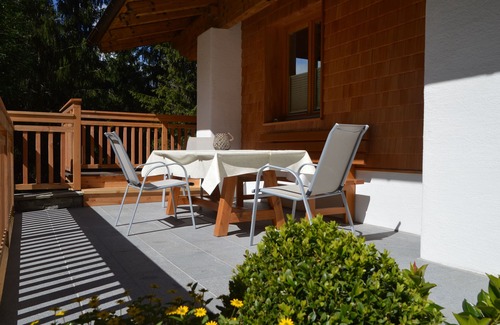 Rauris House | Tranquil Holiday House with Ocean View & Pool Amenities