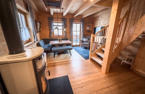 Reichenau House | Ideal Holiday House Near Ski Lift with Pool & Spa Amenities