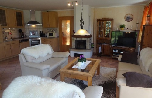 Beerheide House | Cozy Holiday House Auerbach: Ideal for Families & Groups