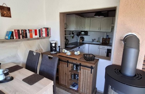 Barnin House | Cozy Holiday House Barnin for 4 with Kitchen & Breakfast