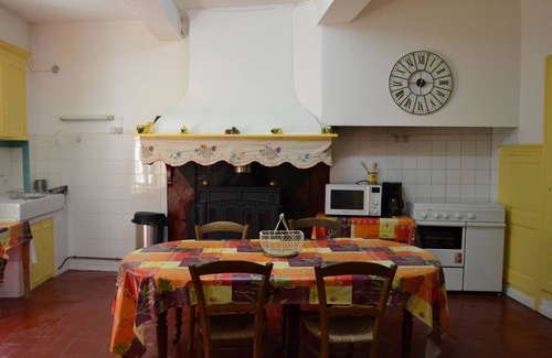 Bize-Minervois House | Pet-Friendly Holiday House with Ocean View & Spa Retreat
