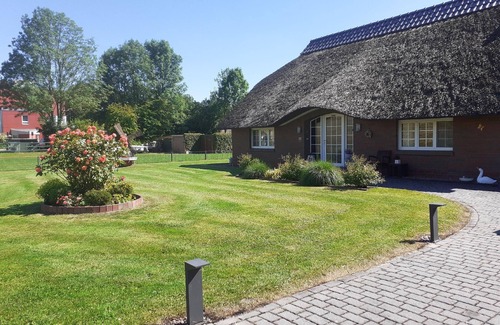 Butjadingen House | Cozy Holiday House in Butjadingen for Families & Pets