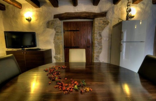 Kotli House | Pet-Friendly Holiday Home in Buzet with Pool & Breakfast