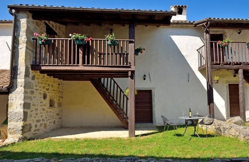 Kotli House | Pet-Friendly Holiday Home in Buzet with Pool & Breakfast