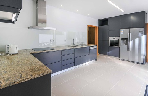 Caminha House | Spacious Holiday House Caminha with Private Pool and Kitchen