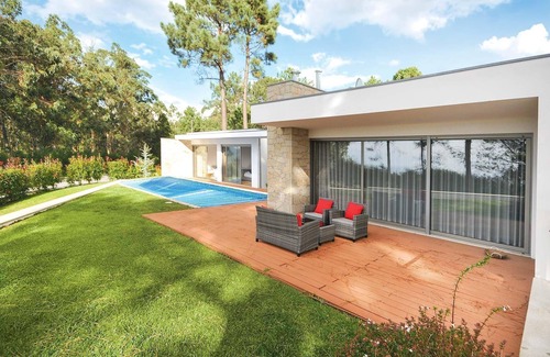 Caminha House | Spacious Holiday House Caminha with Private Pool and Kitchen