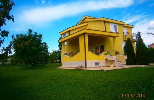 Blizanci House | Family-Friendly Holiday House Čitluk with Pool and Kitchen