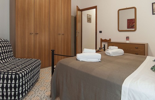 Sperlonga Apartment | Beachfront Holiday House Colombo with Exclusive Terrace