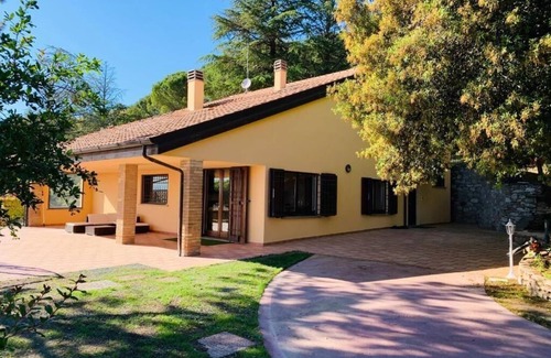 Corciano House | Spacious Holiday House Corciano: Pool & Family Amenities