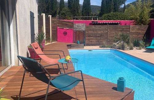 Le Puyricard House | Inviting Holiday House in Cuges les Pins with Pool