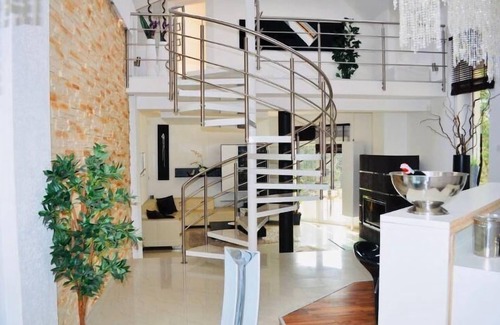 Czluchow House | Cozy Holiday House in Czluchów for 4 with Kitchen & Pets