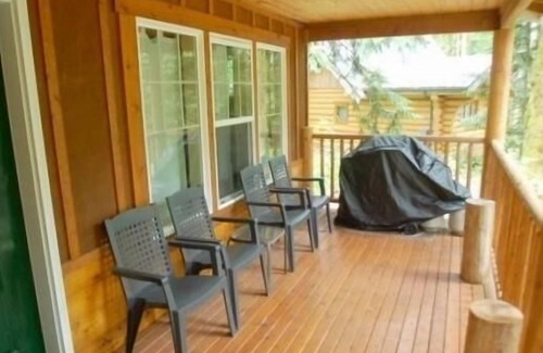 Warnick House | Comfortable Holiday Home Deming for 4 with Kitchen