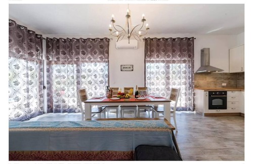 Dugopolje House | Family Retreat in Dugopolje: 3 Bedrooms & Spa Amenities