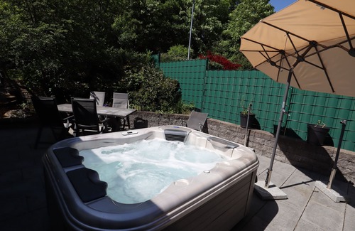 Gilgenbach House | Relaxing Holiday House Eifel with Pool and Spa Amenities