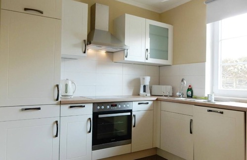 Dobin am See House | Cozy Holiday House Flessenow: Pet-Friendly Retreat for Two