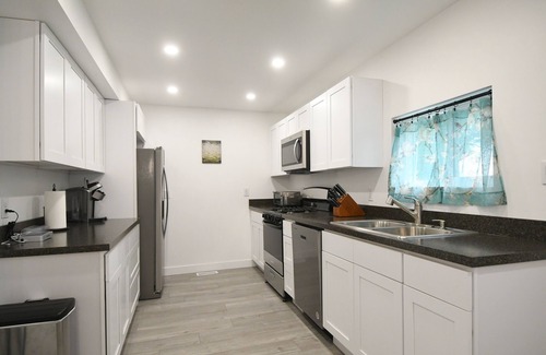 Michigan City House | Pet-Friendly Holiday House: Minutes from Everything!