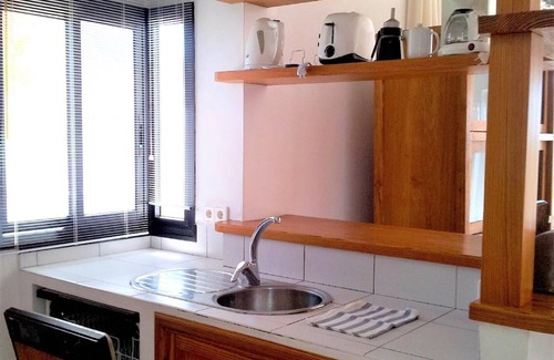 Giniginamar House | Pet-Friendly Holiday House Giniginamar for 6 Guests