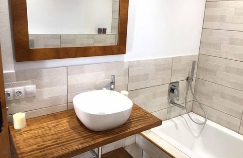 Tesejerague House | Cozy Holiday House Giniginamar with Private Pool & Kitchen