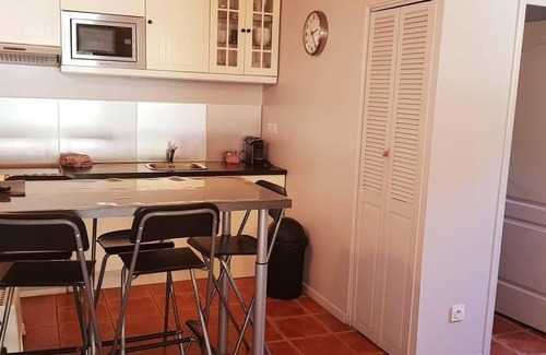 Grans House | Inviting Holiday House Grans for Families with Pool & Kitchen