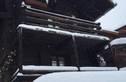 Grimentz Ski Chalet | Cozy Holiday House Grimentz for Families with Modern Amenities