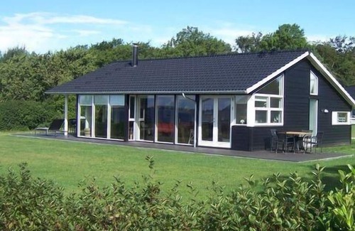 Haarby House | Cozy Holiday House Haarby with Ocean View & Child Friendly