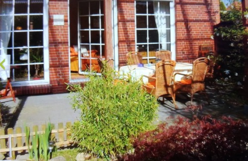 Schortens House | Pet-Friendly Holiday House with Ocean Views in Heidmühle