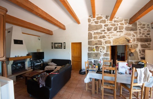 Malbosc House | Inviting Holiday House in Cévennes with Pool Near Lozère