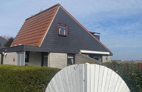 Julianadorp aan zee House | Cozy Holiday House Julianadorp for Up to 4 Guests