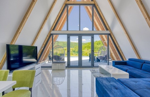 Mali Radic House | Discover Holiday House Luka: Family-Friendly Retreat