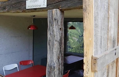 Evolene Ski Chalet | Comfortable Holiday House La Forclaz for 2-6 Guests