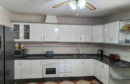 La Victoria House | Spacious Holiday House La Victoria with Private Pool & Ocean View