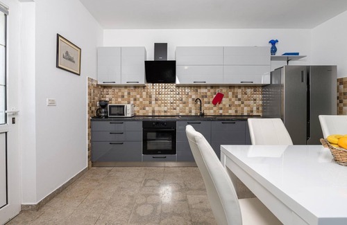 Zupanici House | Family-Friendly Holiday House Labin with Pool & Kitchen
