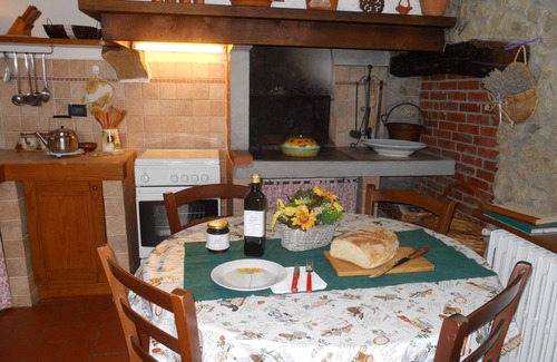 Giugnano Other | Tranquil Holiday House in Lamporecchio with Pool & Kitchen