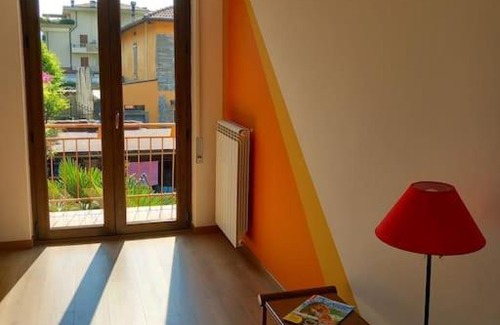 Sarnico Apartment | Family-Friendly Retreat at Holiday House - Leo & Malù