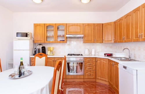 Pomer House | Cozy Holiday House Ližnjan for Families with Pets Welcome