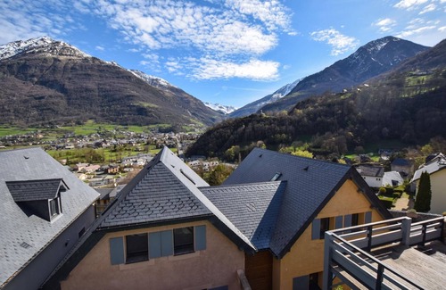Luz-Saint-Sauveur House | Inviting Holiday House Luz St Sauveur for Groups up to 12