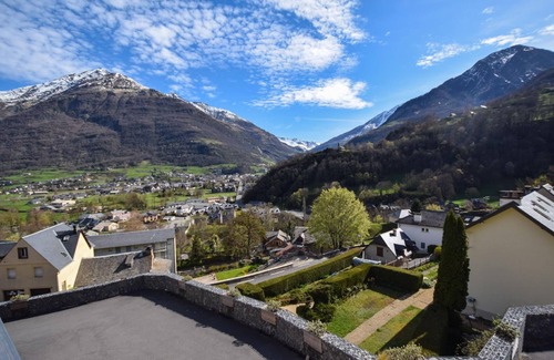 Luz-Saint-Sauveur House | Spacious Holiday House Luz St Sauveur for 10 Guests